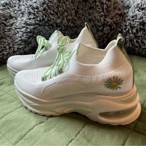 Super cute knit slip on sneakers